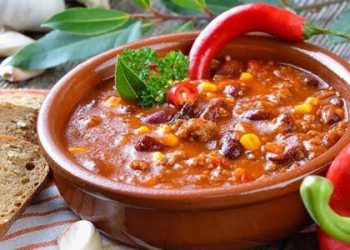 الفول..  أشهر أكلة شعبية للسحور