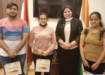 التعليم العالي تكرم 3 طلاب من الهند حصلوا علي منح دراسية