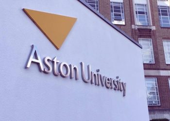 جامعة أستون البريطانية تقدم منحة لطلاب البكالوريوس والماجستير