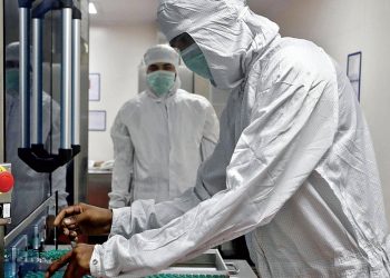 محاولات الهروب من المصير المحتمل.. دول العالم تتأهب للتصدي لسلالة كورونا الهندية