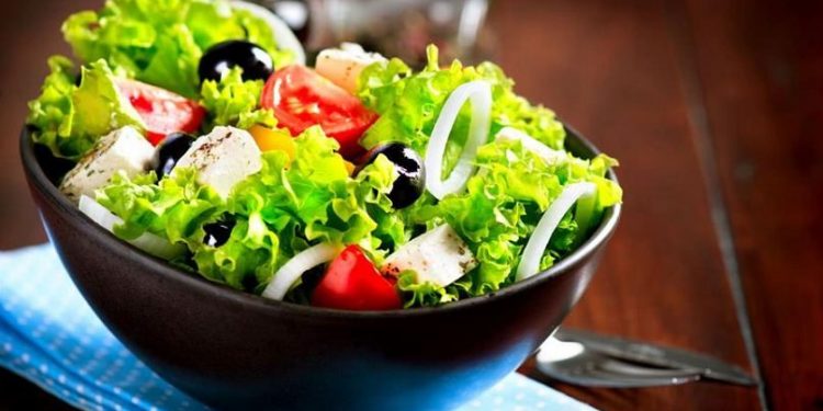 4 فوائد للسلطة على مائدة إفطار رمضان