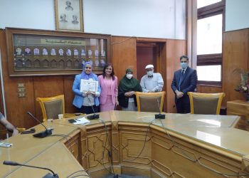 عميدة "ألسن عين شمس" تفتتح فعاليات الأسبوع الثقافى الافتراضى "الترجمة وحوار الثقافات"