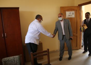 "عزوز" يتفقد سير العملية التعليمية بجامعة الأقصر