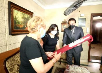 هدية رئيس الجمهورية لأسر شهداء القطاع الطبي بالمستشفيات الجامعية