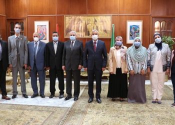 «مبارك» يلتقي مديري العموم الجدد بجامعة المنوفية