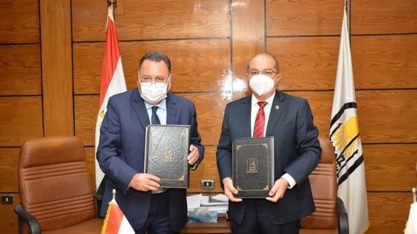 رئيس جامعة أسيوط يوقع بروتكول تعاون مشترك مع OGS
