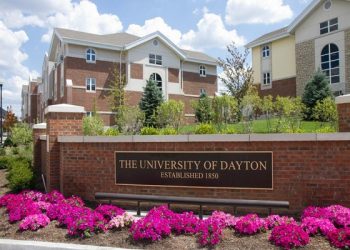 جامعة دايتون الأمريكية تقدم منحة لطلاب البكالوريوس