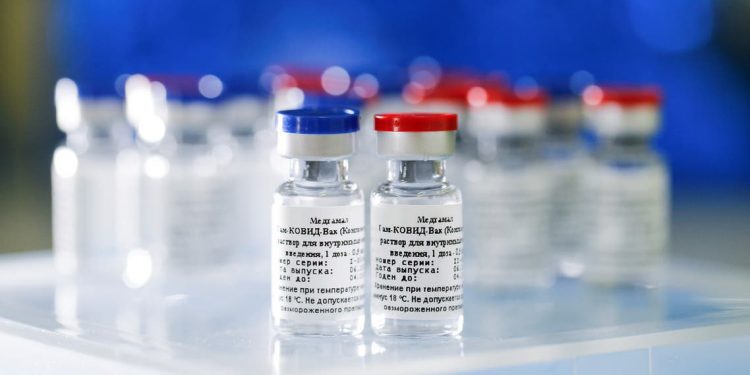 هالة زايد: 408 مراكز لتلقي لقاح كورونا وخط ساخن لتطعيم لغير القادرين على الحركة 