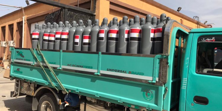 بعد تسونامي كورونا في الهند.. تعرف على المساعدات المصرية لاحتواء الأزمة