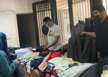 طب الأسنان جامعة الفيوم تنظم المعرض الخيري الأول للملابس