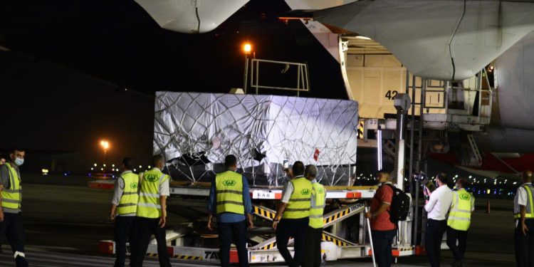 وصول مليون و 700 ألف جرعة من لقاح أسترازينيكا إلى مصر