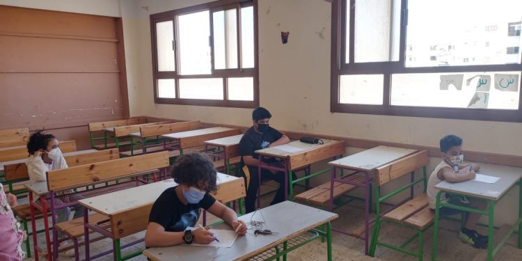 الجيار يتابع اليوم الأول للامتحانات التكميلية لطلاب النقل بتعليم الجيزة