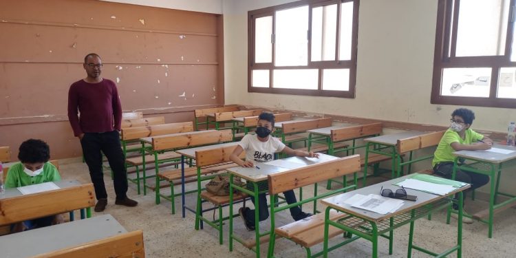 بسبب انتشار الفيروس المخلوي.. التعليم تقرر عقد امتحان موحد لهؤلاء الطلاب