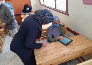 بني سويف: اليوم الأول للامتحان التجريبي مر بدون معوقات والتزام بالتدابير الوقائية “صور”