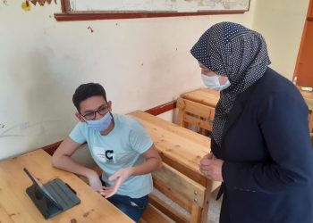 للمعلم والطلاب منع استخدام الهاتف نهائيًّا داخل الفصول.. أعرف التفاصيل