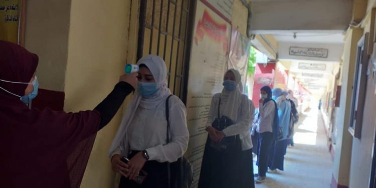 ننشر الصور الأولى من داخل لجان اليوم الثاني للامتحان التجريبي للثانوية العامة