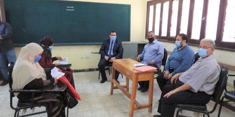 مدير تعليم المنوفية يتابع عمل لجنة اعتذارات الدبلومات