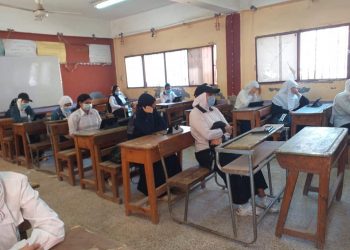 طلاب الثانوية العامة ينهون الامتحان التجريبي الثاني