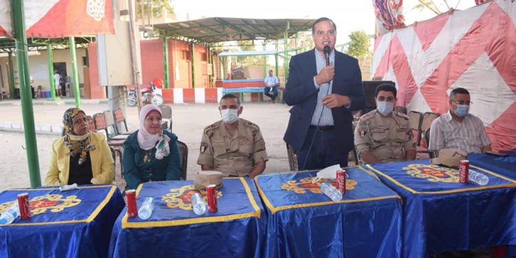 تكريم طلاب جامعة سوهاج المشاركين في المشروع التدريبي «صقر 75»