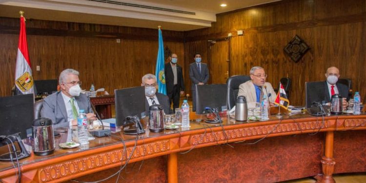 جامعة طنطا: توفير جرعات لقاح كورونا لأعضاء هيئة التدريس والهيئة المعاونة والعاملين