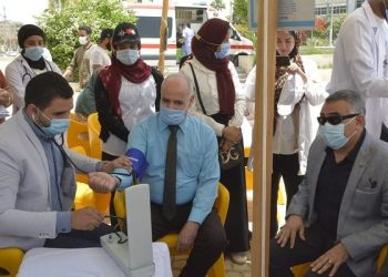 رئيس جامعة الفيوم يطلق مبادرة «صحتك أمانة»