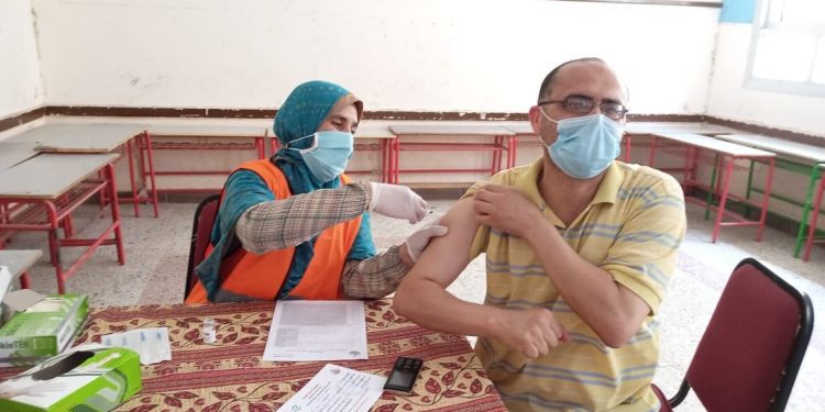 وكيل تعليم الغربية يتابع تلقي معلمي الغربية لقاح فيروس كورونا