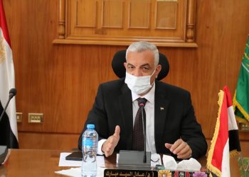 رئيس جامعة المنوفية يتابع أعمال المشروعات المسندة إلى المقاولين العرب