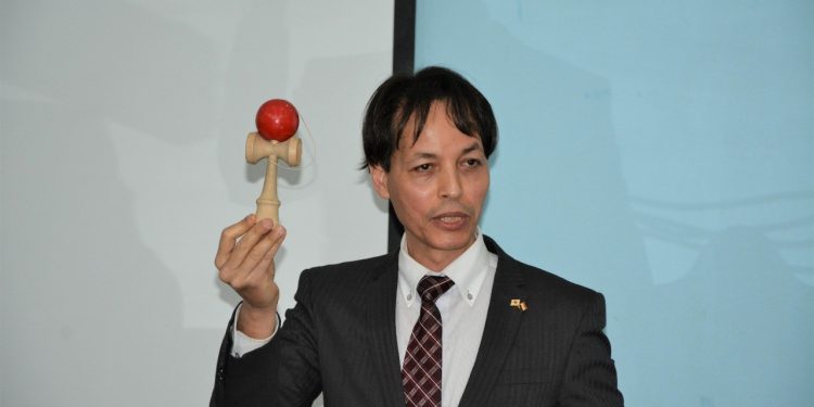 حسين زناتي يقود «استغلال الأزمات في بناء الشخصية» أول مشروع تعليمي في اليابان والعرب