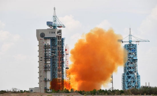اليوم.. الصين تطلق قمرا صناعيا جديدا