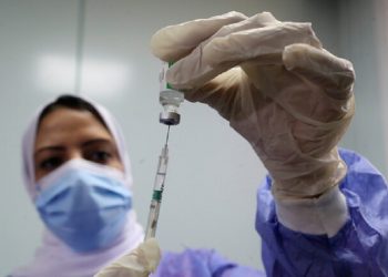 لقاح كورونا "دليفري".. تعرف على الفئات المستفيدة من التطعيم بالمنزل