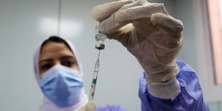 لقاح كورونا "دليفري".. تعرف على الفئات المستفيدة من التطعيم بالمنزل
