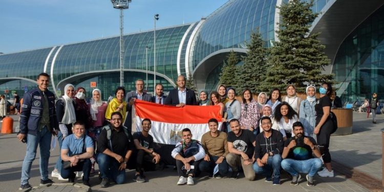 وفد مصري يصل" موسكو" للمشاركة في المنتدى الشبابي الروسي المصري