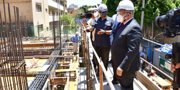 الخشت يتفقد أعمال إنشاء مبنى العيادات الخارجية بمستشفى أبو الريش الياباني تمهيدا لافتتاحها