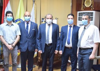 رئيس جامعة بني سويف: فوز فريق علمي بكلية العلوم بتمويل مشروع بحثي بقيمة مليون و500 ألف جنيه