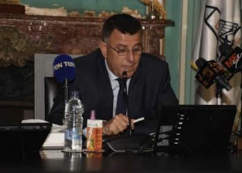 المتيني يحضر جزءا من مناقشة أحد الباحثين ويرحب بالمدير التنفيذي لصندوق النقد الدولي