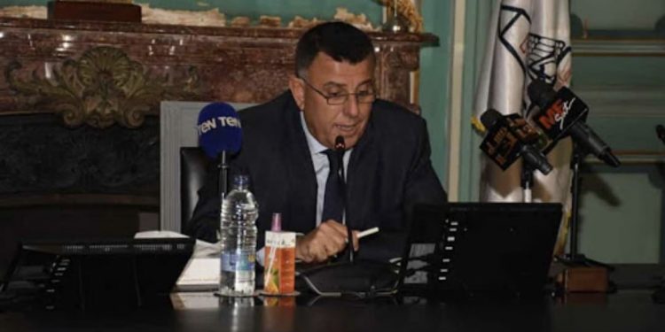 المتيني يحضر جزءا من مناقشة أحد الباحثين ويرحب بالمدير التنفيذي لصندوق النقد الدولي