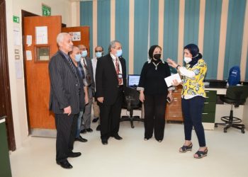 تفاصيل اجتماع لجنة المختبرات والأجهزة العلمية بجامعة أسيوط