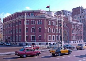 ليست الأولى.. عميدة “علوم الإسكندرية” تثير غضب الطلاب قبل ترقية أستاذ الكيمياء