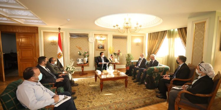 وزير التعليم العالي يستقبل وفدًا من تحالف المستشفيات الحكومية الفرنسية