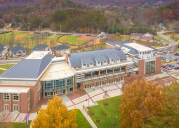 جامعة يونغ هاريس تقدم منحة لطلاب البكالوريوس في جورجيا