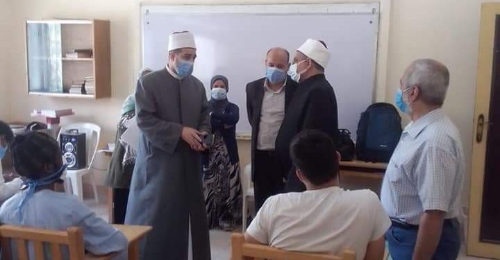 رئيس قطاع المعاهد يتفقد لجان الامتحانات بمعهد الأزهر لتعليم اللغة العربية