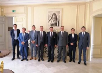 وزير التعليم العالي يعقد اجتماعًا مع الشركات المتقدمة لبناء “بيت مصر” بباريس