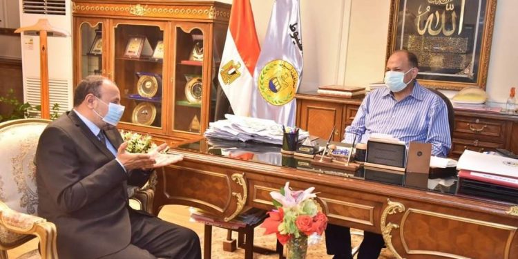 محافظ أسيوط يلتقي نائب رئيس جامعة الأزهر لمناقشة سبل التعاون المشترك