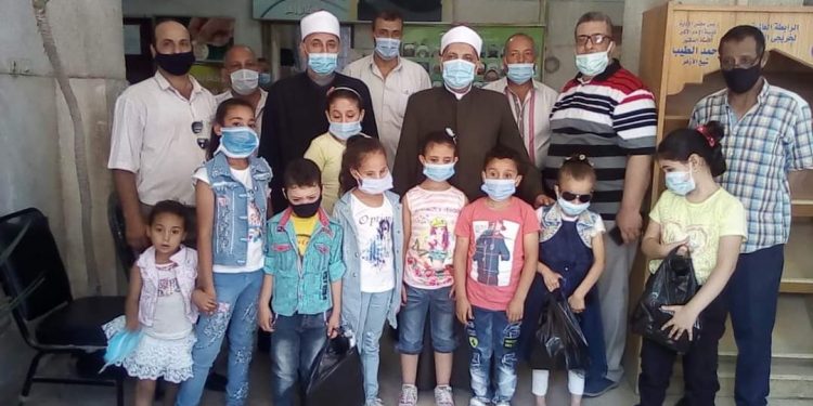 رئيس الغربية الأزهرية يشارك في تسليم الطلاب ذوى الهمم اجهزة تعويضية