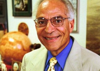 الدكتور فاروق الباز