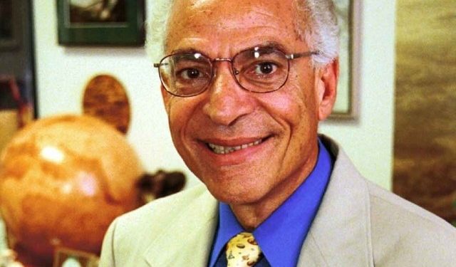 الدكتور فاروق الباز