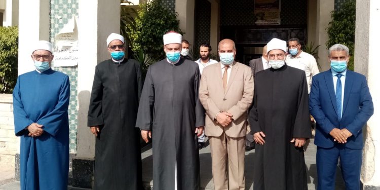 قيادات الأزهر الشريف تقدم التهنئة لرئيس قطاع المعاهد الجديد