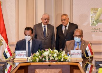 “شوقي” و “التراس” يشهدان توقيع بروتوكول لتلبية احتياجات “التعليم” من الشاشات التفاعلية