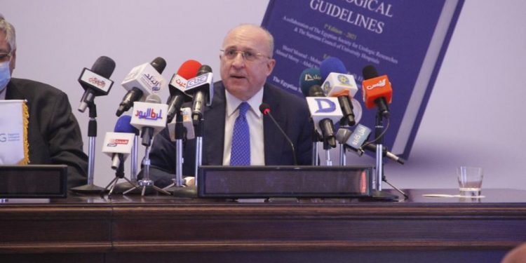 عادل العدوي: إطلاق أول دليل استرشادي مصري لـ«المسالك البولية»