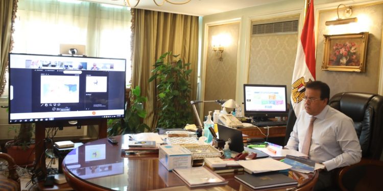 وزير التعليم العالي يرأس اجتماع مجلس إدارة القومي للبحوث الفلكية والجيوفيزيقية